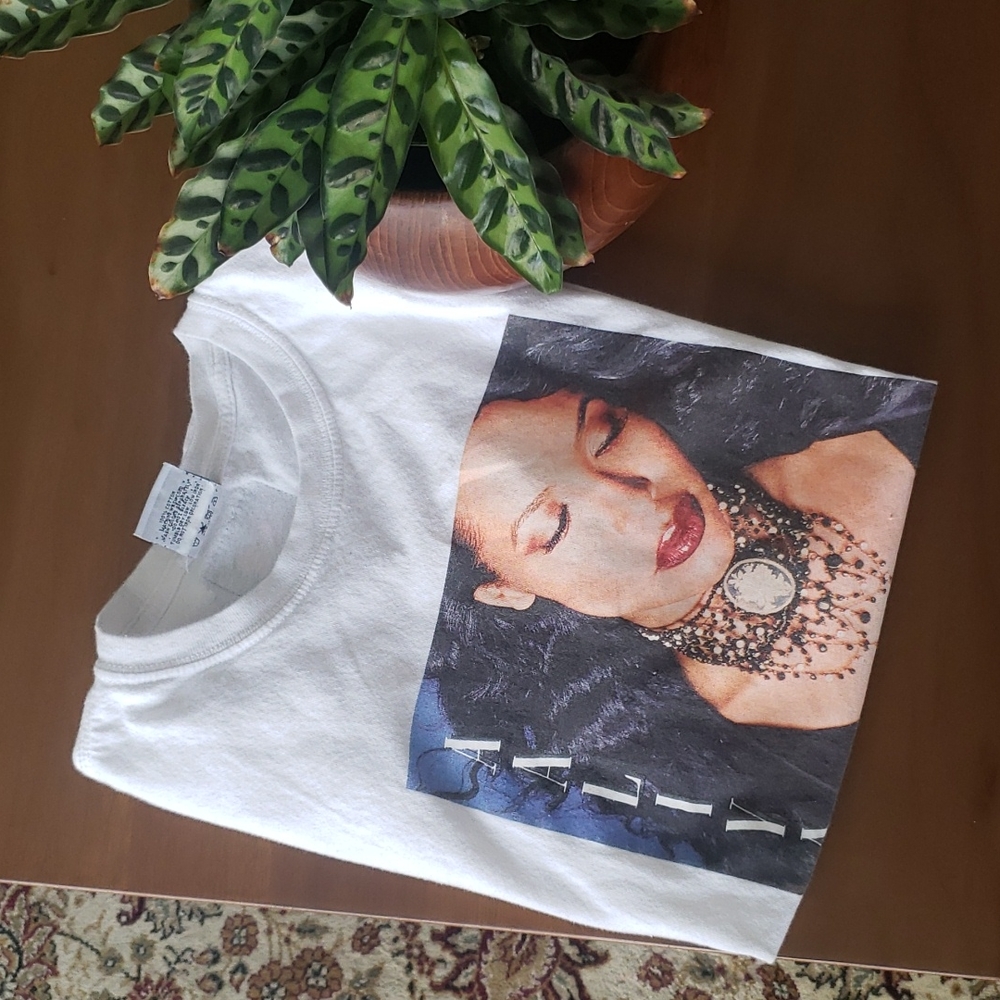 oversized AALIYAH T SHIRT